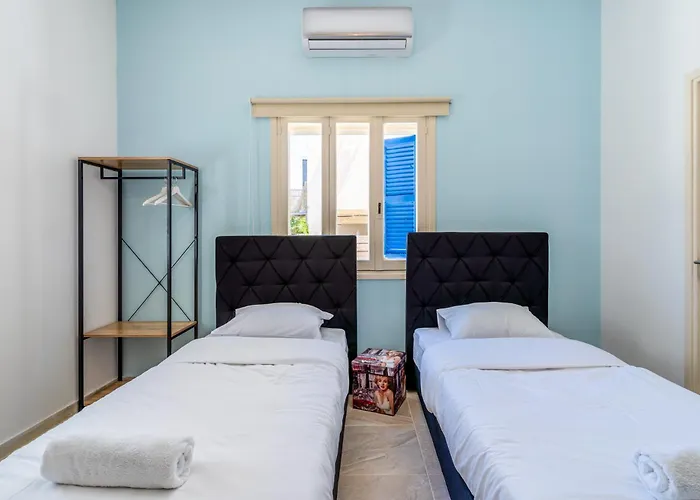 Mufasa In W/terrace Apartment Larnaca